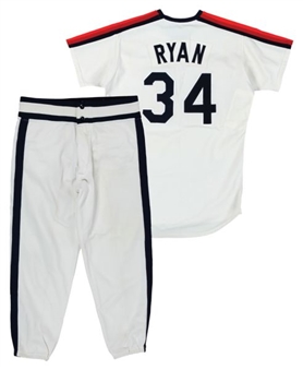 1988 Nolan Ryan Houston Astros Game Worn Uniform ( Jersey and Pants ) – MEARS A10   